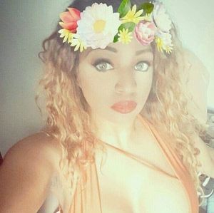 Meet your Posher, Vanessa